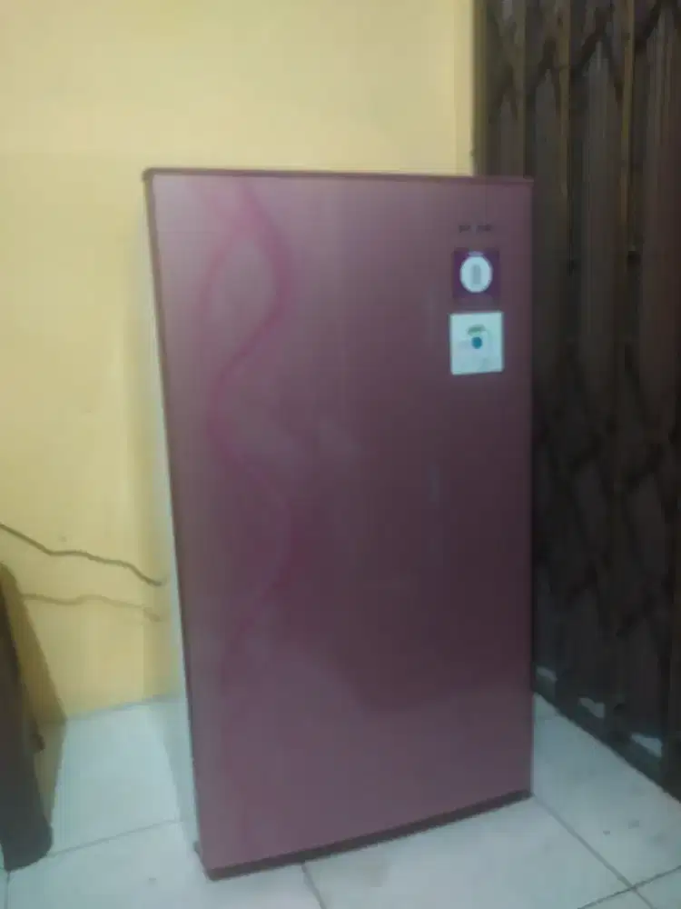 Dijual kulkas 1 pintu sharp