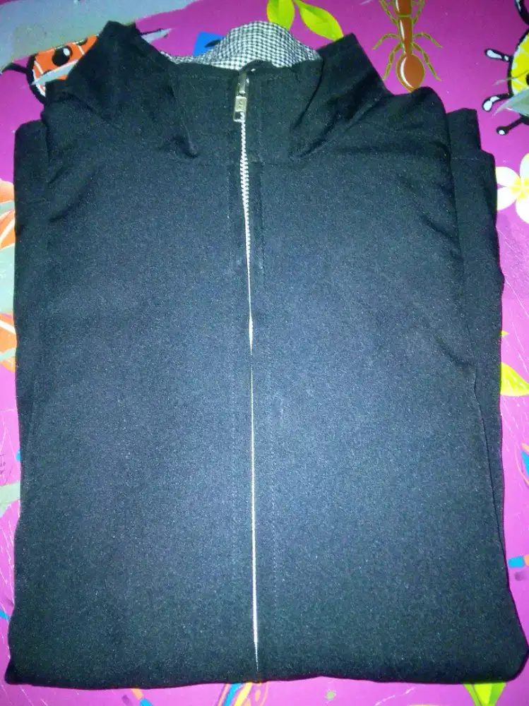 JAKET SWEATER HITAM RESLETING ORIGINAL SECOND