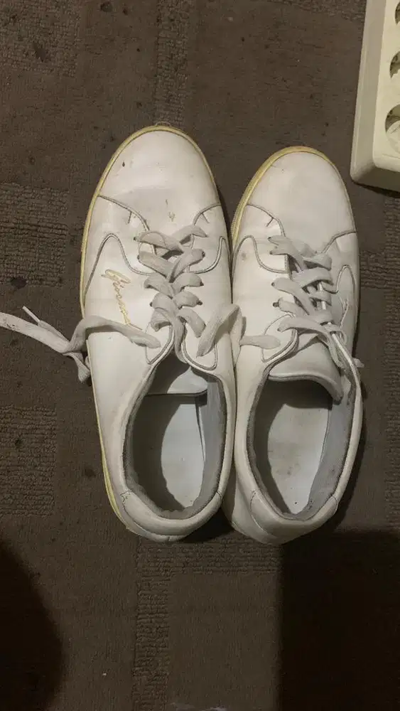 sepatu gio cardin putih unisex