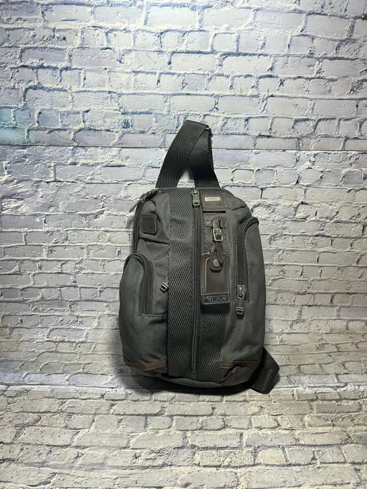 Bodybag Tumi pria unisex