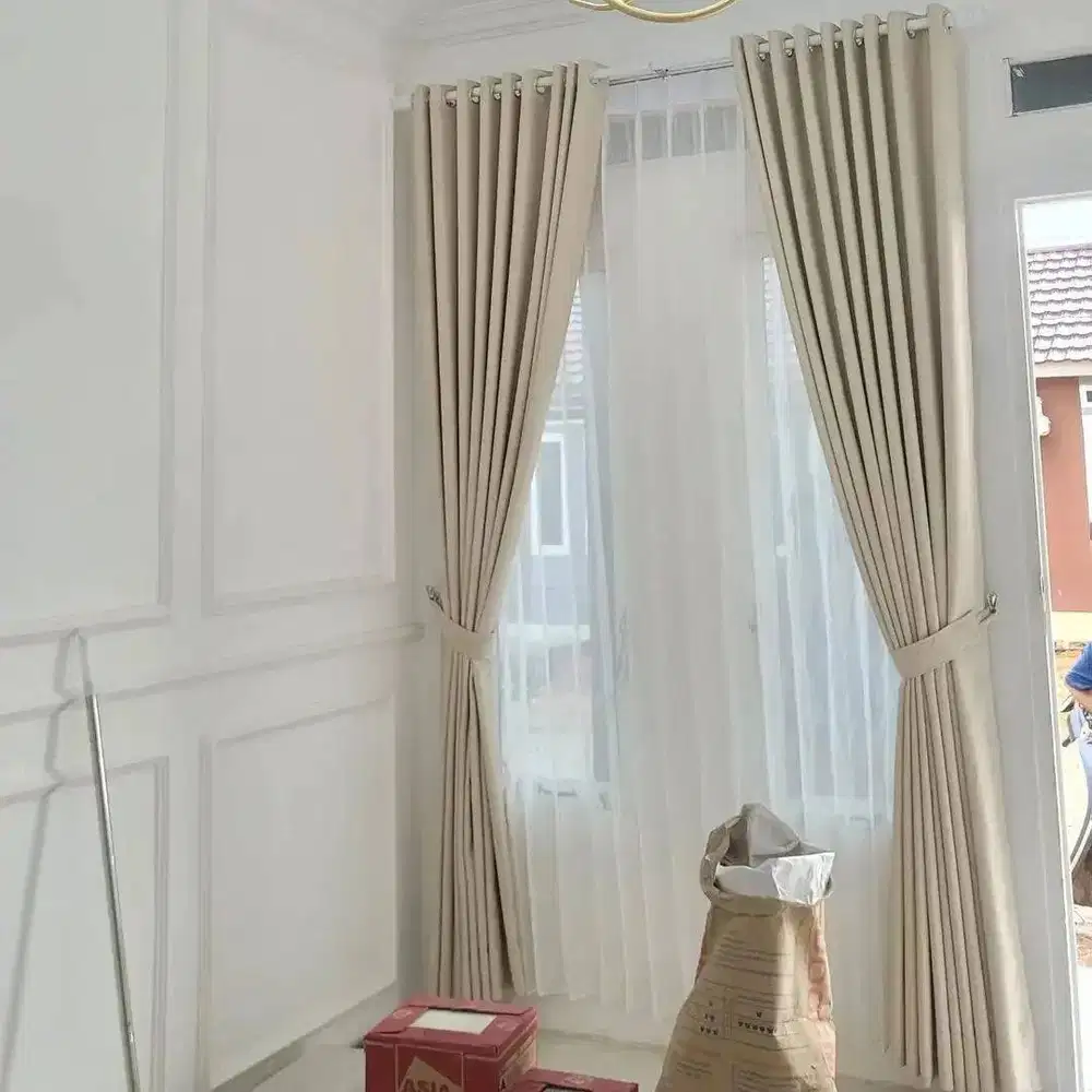 Gorden Vitrase Sekat Ruangan Klinik Roller Vertikal Blinds Krey Kayu