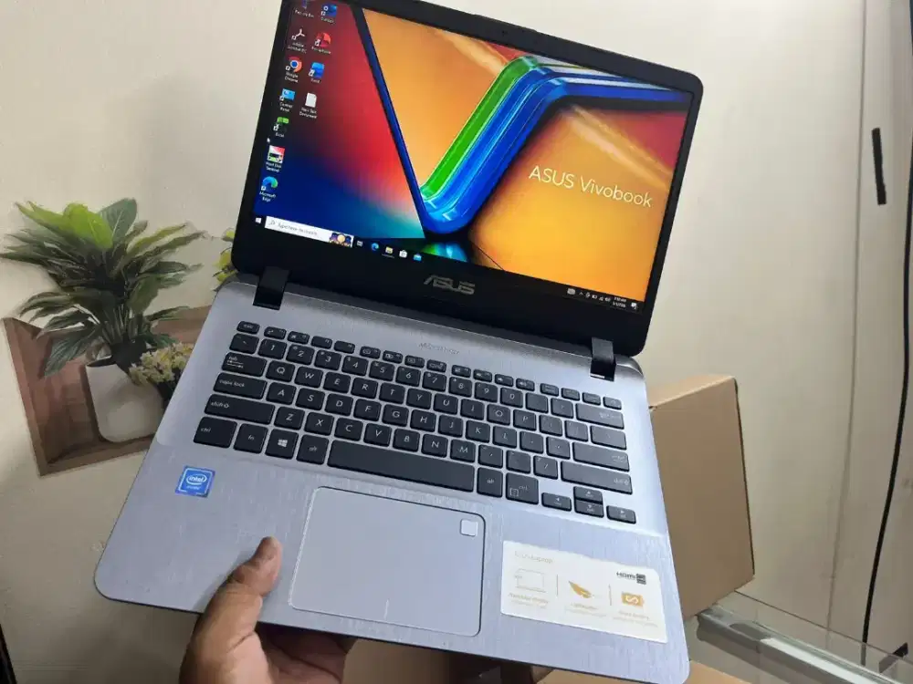 Asus vivobook x407u
Ram 8
Ssd 256