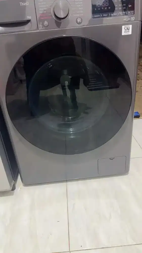 Mesin cuci frontloading model LG FV1209S4M