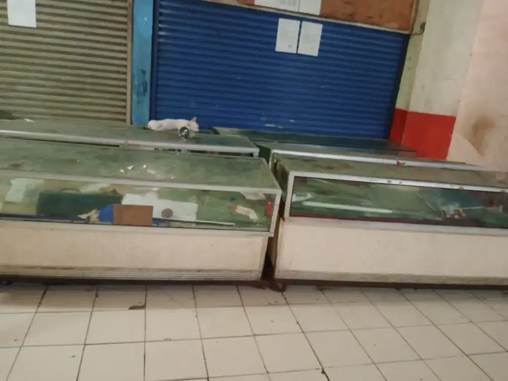 Etalase handphone murah