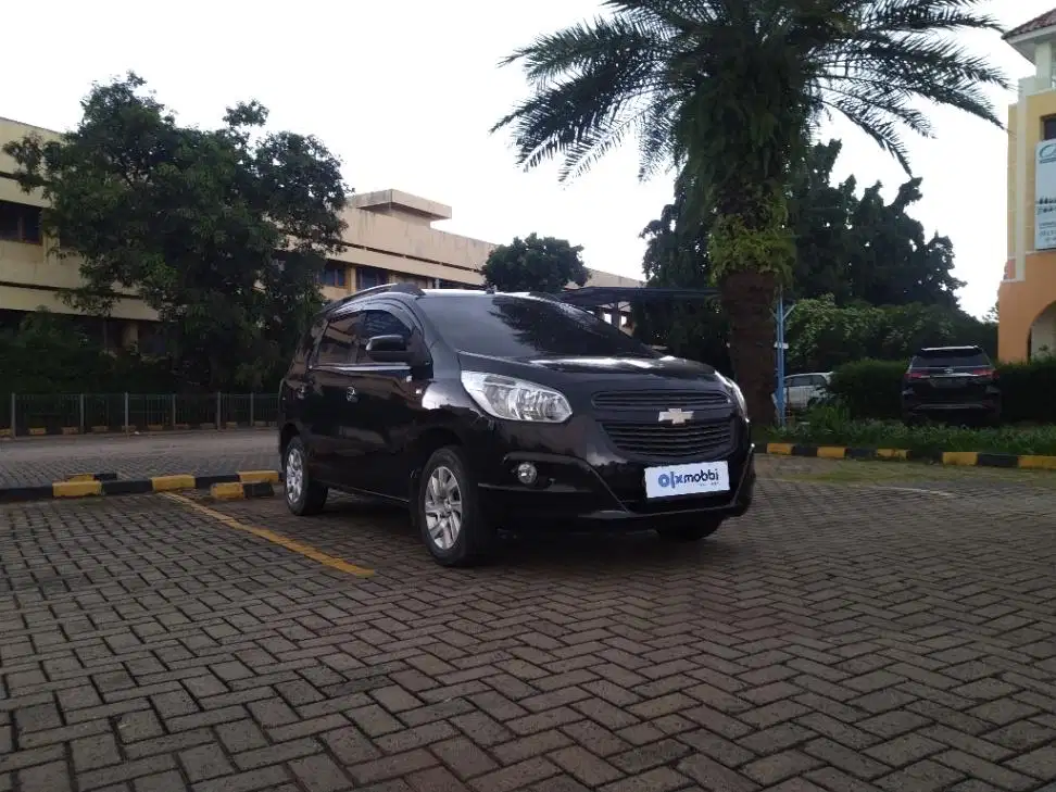 TDP 4,JT, Chevrolet Spin 1.5 LTZ Bensin-AT Hitam 2013