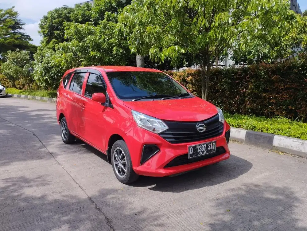 Daihatsu Sigra M 1,0 Manual 2021 Merah