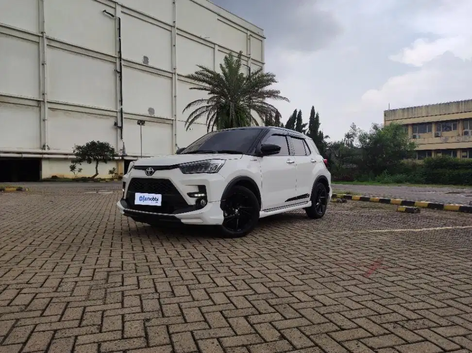 TDP 11JT, Toyota Raize 1.0 T GR SPORT Two Tone Bensin-AT Putih 2021