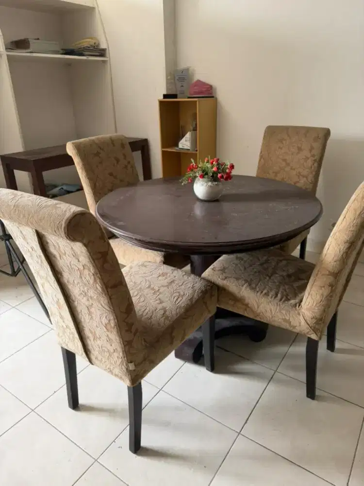 Meja makan kayu jati