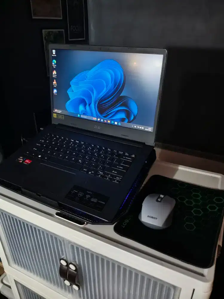 Acer aspire 3 A314 - AMD RYZEN 3 325U  / 4GB / 256 GB SSD Mulus