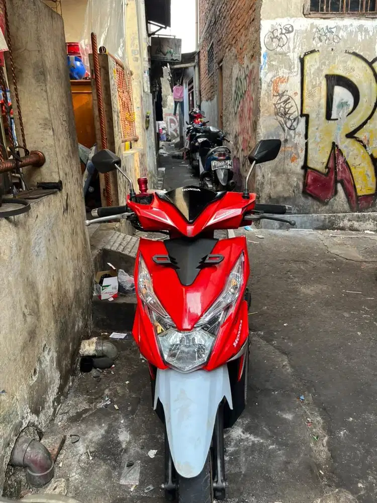 Honda beat 2018 merah