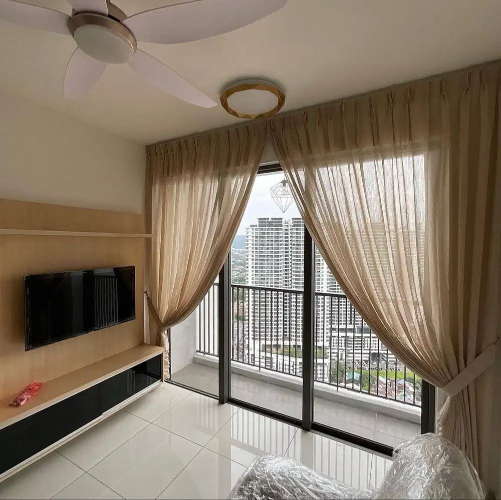 Gorden Vitrase Sekat Ruangan Klinik Roller Vertikal Blinds Krey Kayu