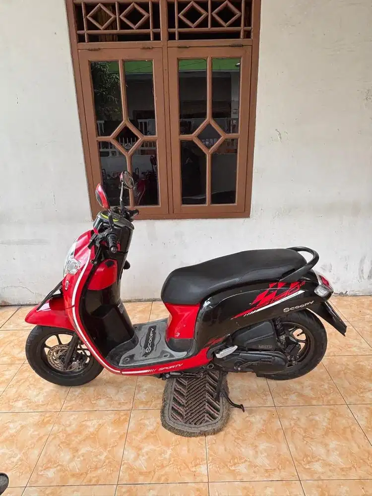 Dijual Cepat Scoppy 2018 Merah