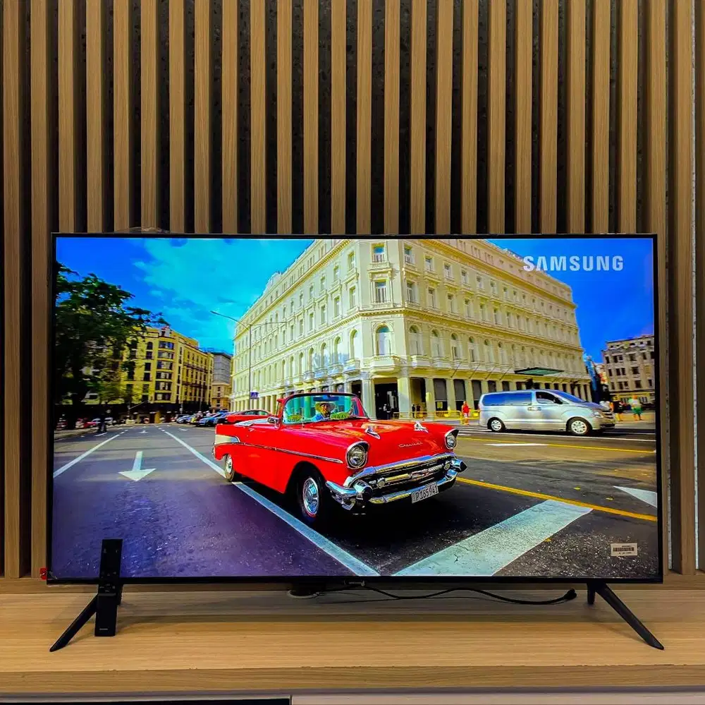 Samsung Smart TV 50 inch tipe AU7000 (Crystal UHD 4K)
