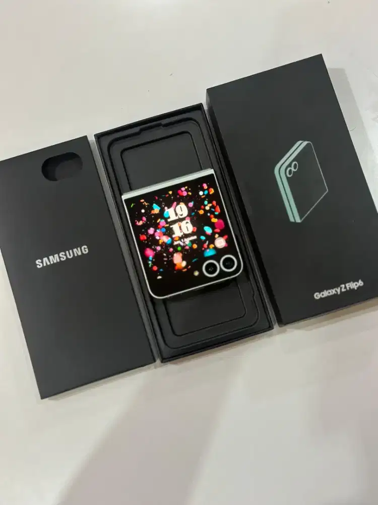 Samsung Flip 6 Ram 12 / 512Gb Gress Kaya Baru