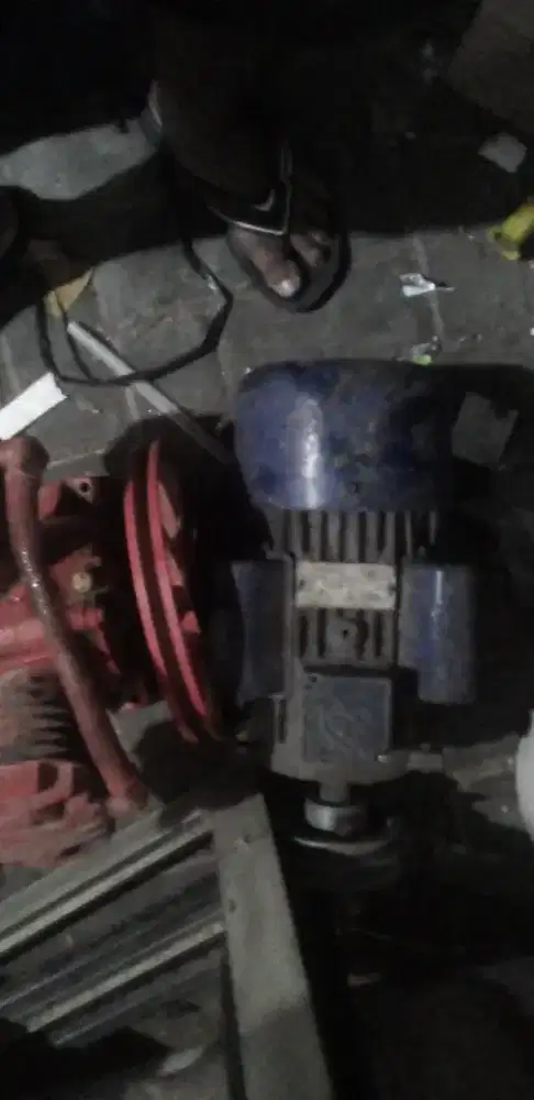Dijual kompresor 1 hp kondisi layak pakai minus tabung