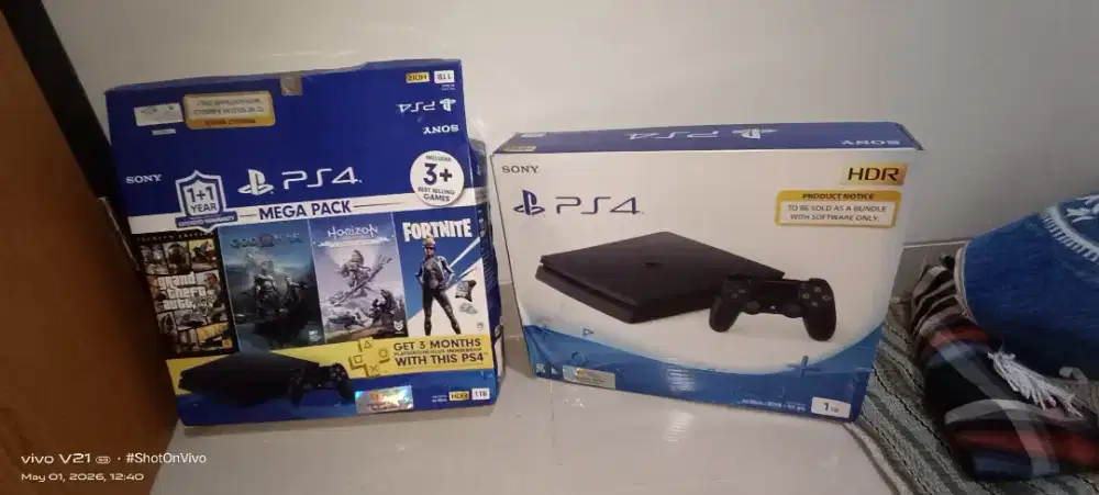 Yang mau jual ps4 slim / ps 4 pro fat playstation 4 saya ingin beli ps