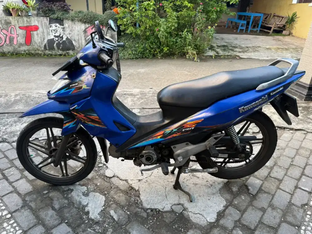 Kawasaki ZX 135 THN 2005 plat AB kota