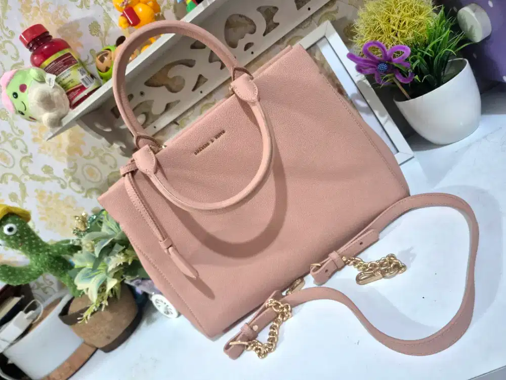 Tas Charles &Keith