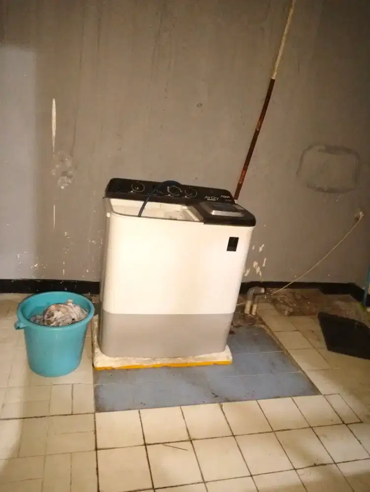 perabot rumah tangga dijual sekaligus