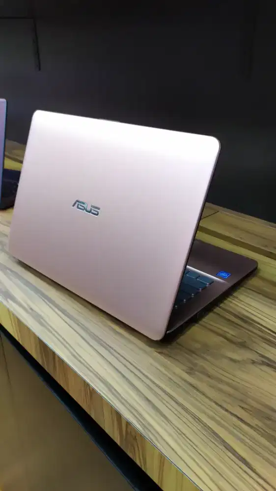 Laptop ASUS VIVOBOOK 14 Kredit Mudah dan Cepat