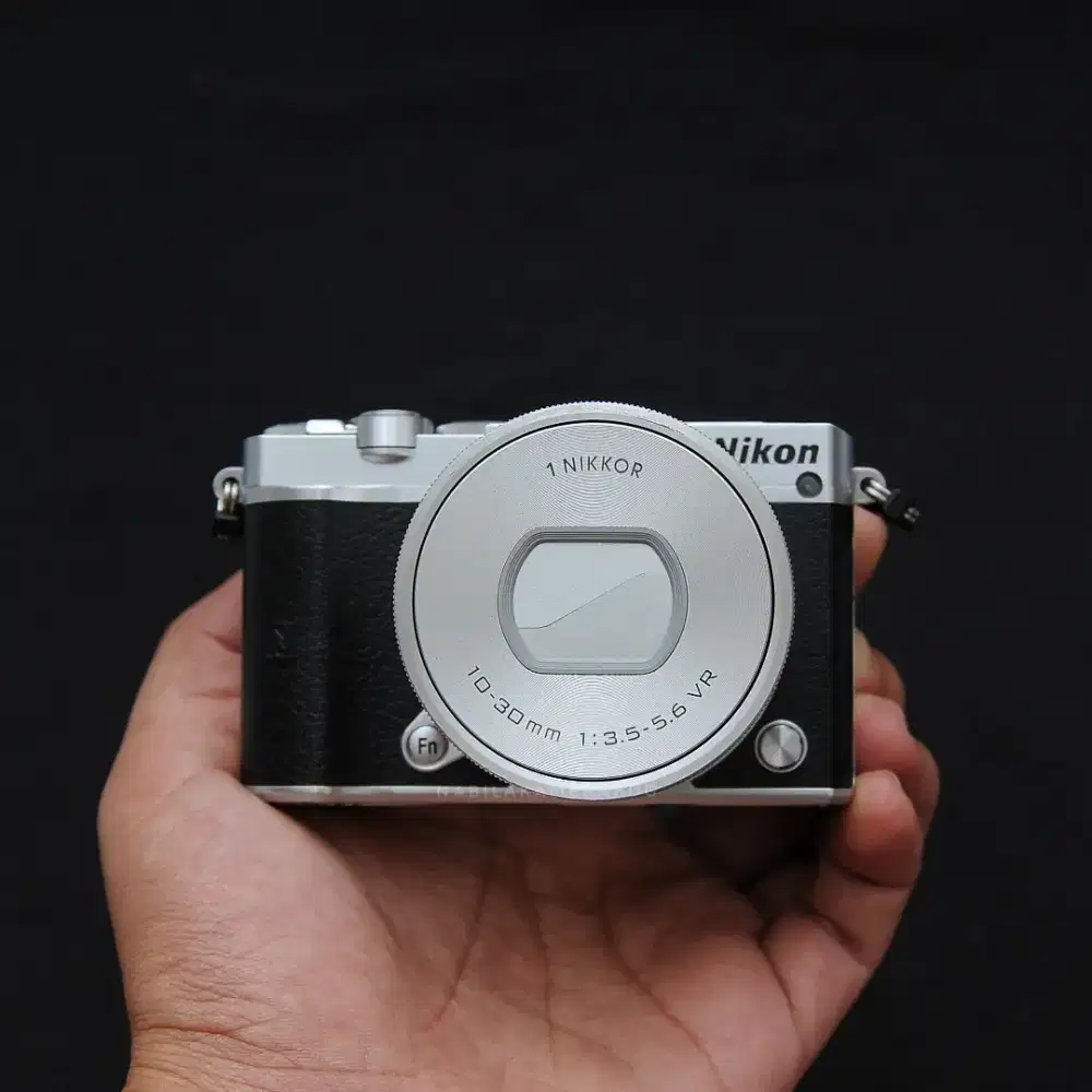 NIKON 1 J5 KIT 10-30MM VR