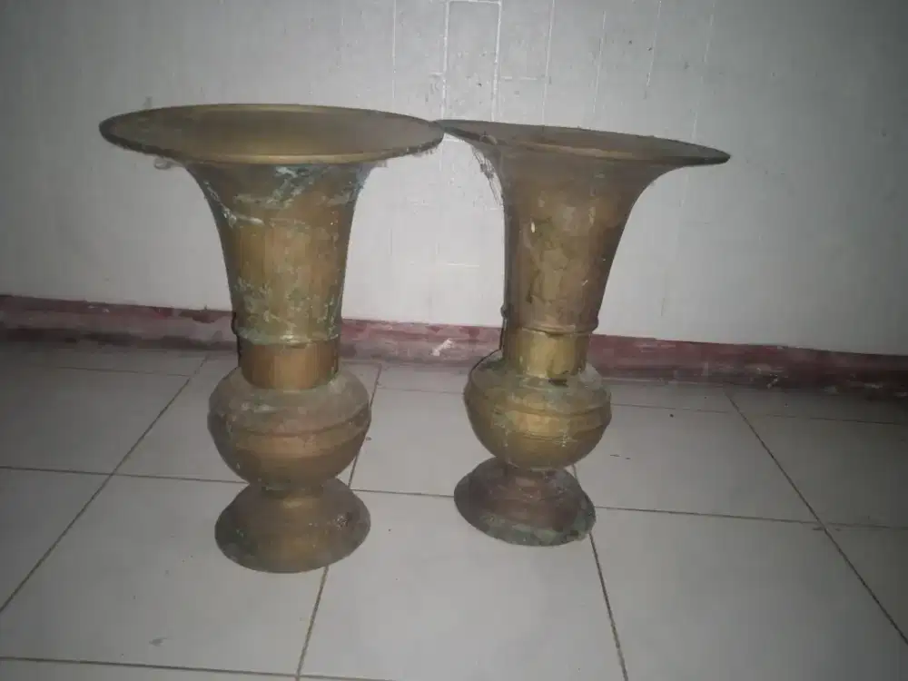 Bokor Antik Kuno Langka Istimewa