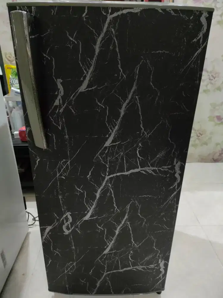 Kulkas 1 pintu merk LG siap pakai