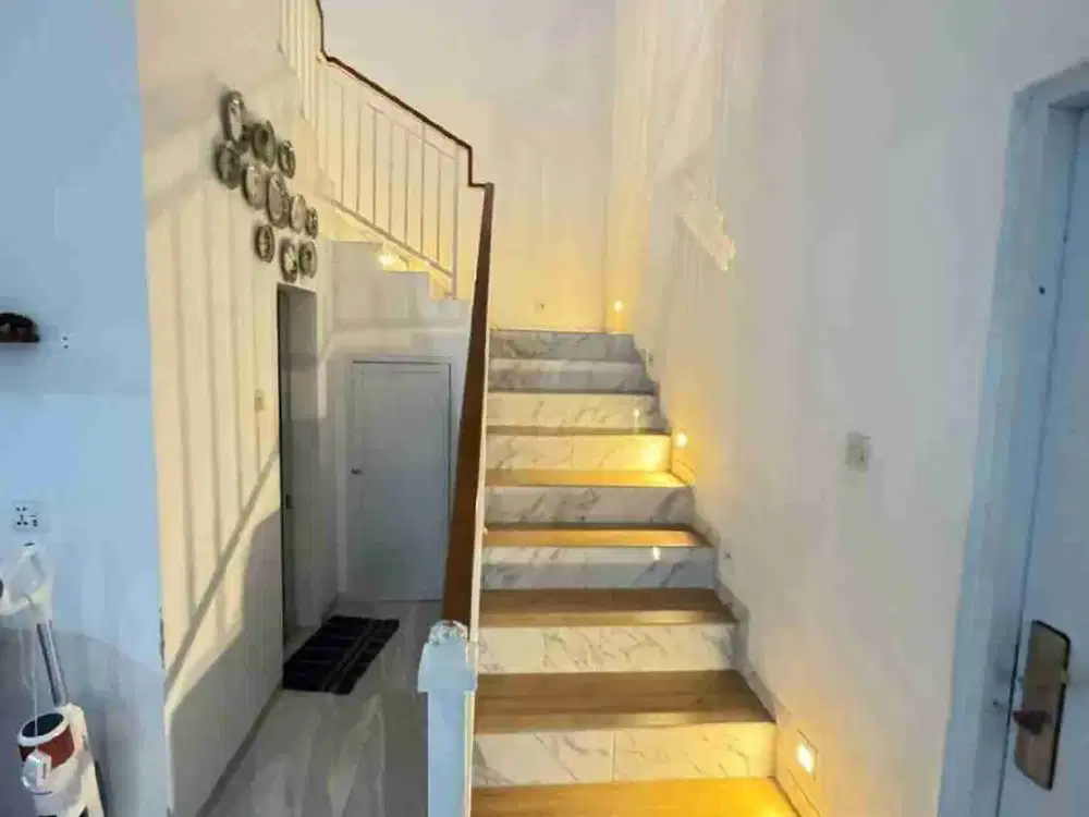 dijual rumah bagus 2 lt di gading serpong