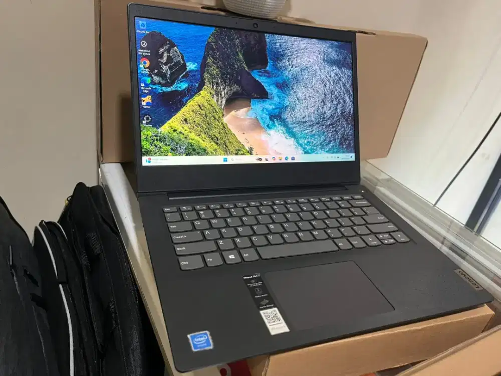 Laptop Lenovo Ideapad Slim 3 
Ram 4
Ssd 512 GB