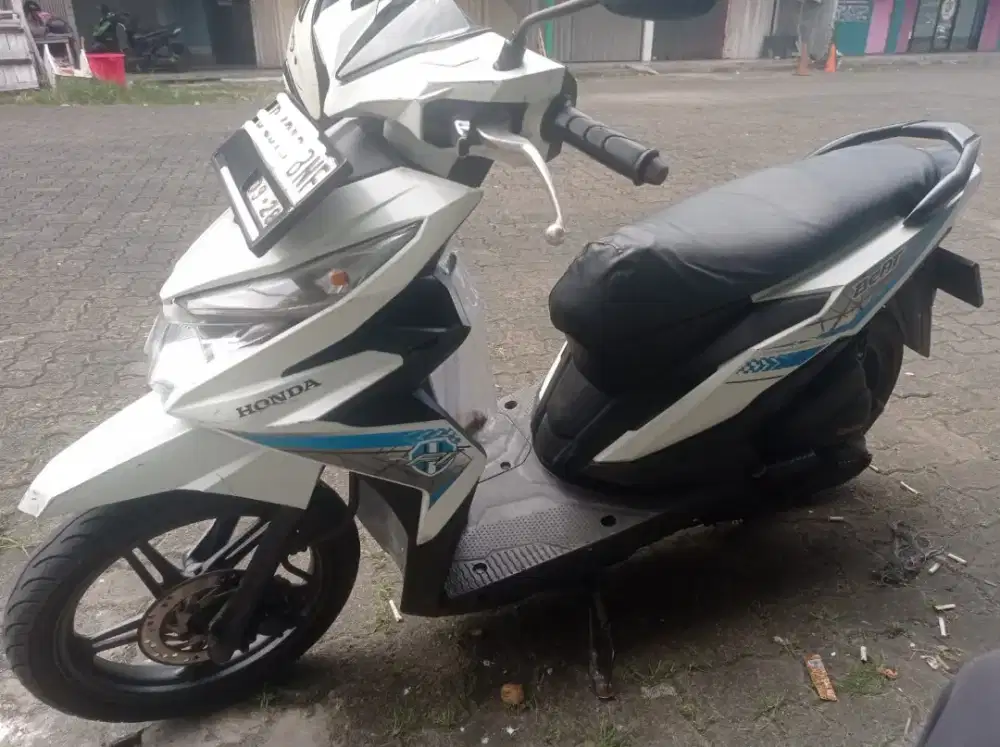 Honda beat putih