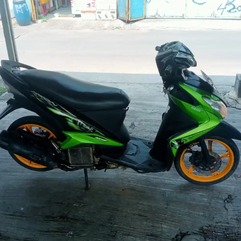 Dijual motor Xeon tahunan 2012 surat surat BPKB doang