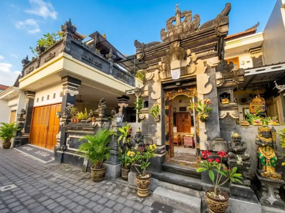 Jual rumah mewah style bali lantai 2 di Jl Monang Maning Denpasar Bali