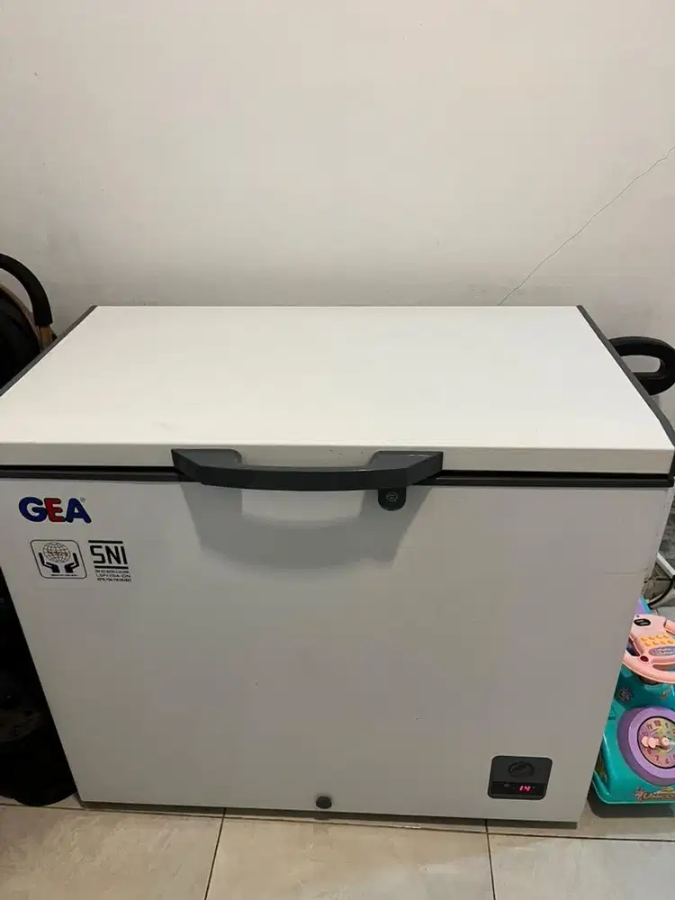 Dijual Freezer GEA R600a 226 Liter