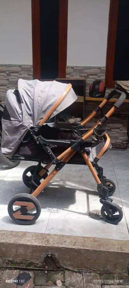 Stroller baby does kondisi 75%