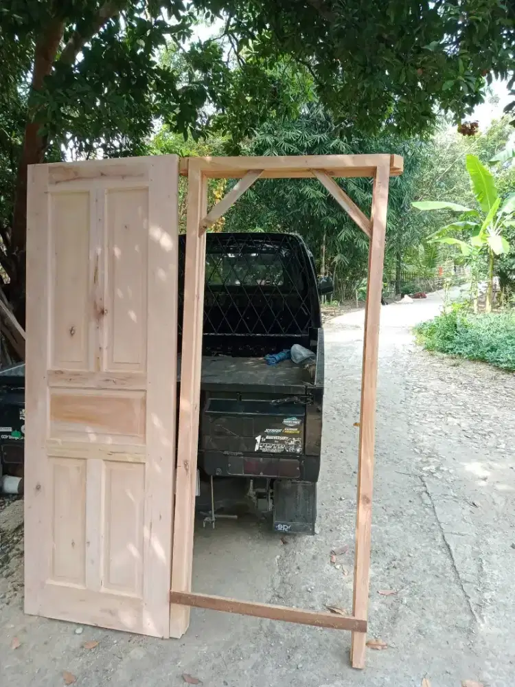 Pintu & kusen kmar
