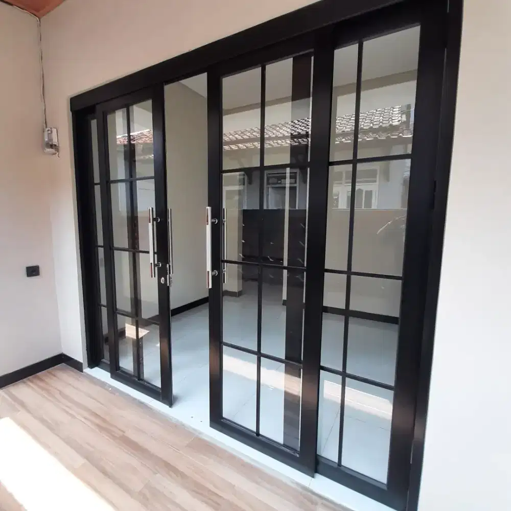 Kusen dan Pintu Alumunium lipat