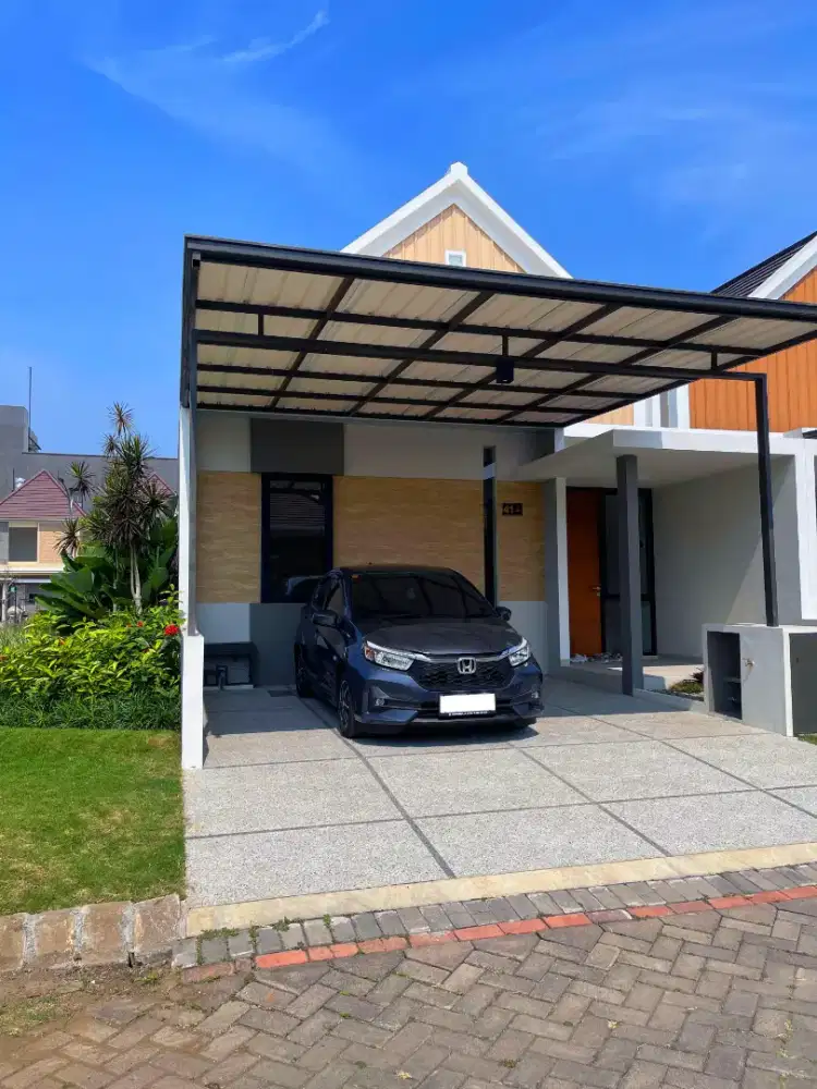 Rumah baru samping taman