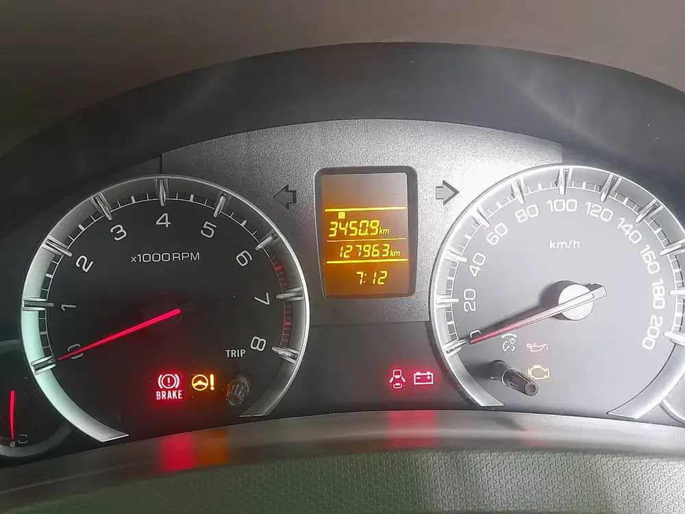 Ertiga 2014 GL MT, kondisi mulus,Ac dingin, sobreker masih empuk