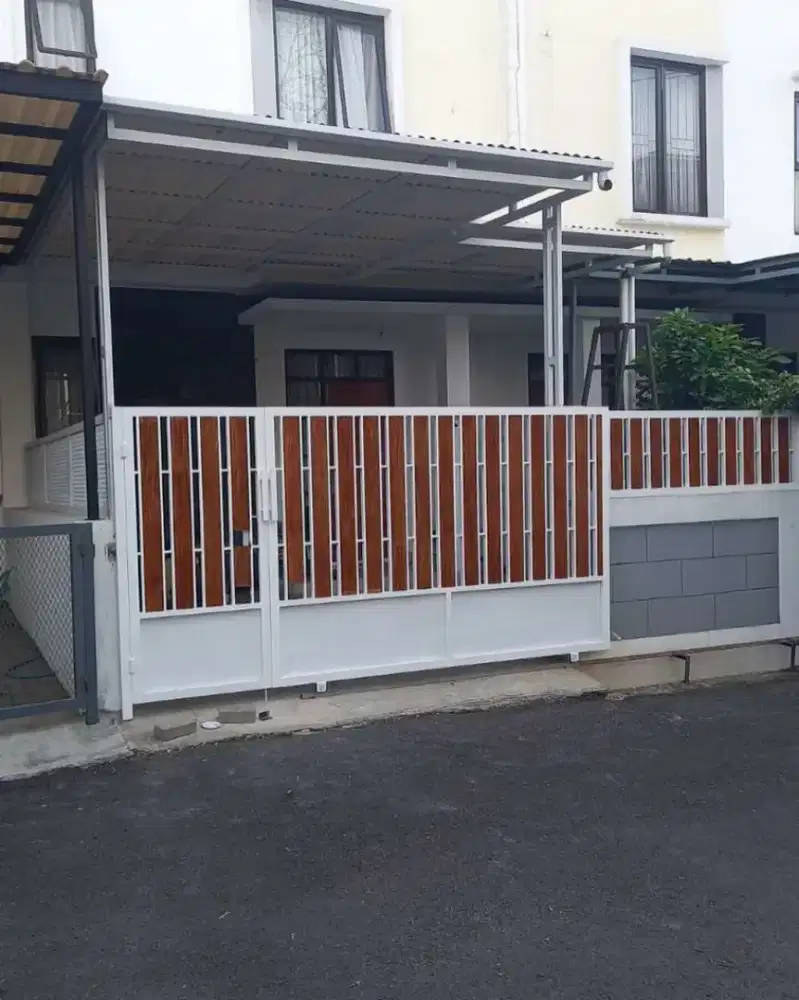 Menerima pemasangan pagar minimLis besi holo kombinasi papan wodplank