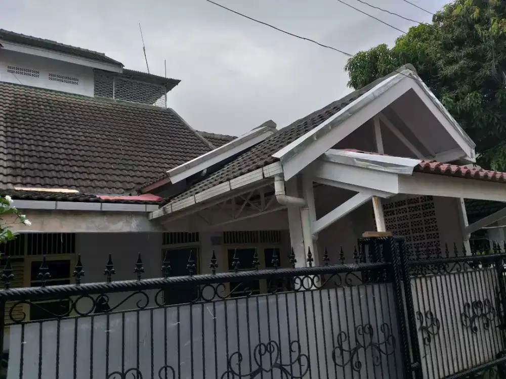 Di sewakan rumah tinggal 3 lantai murah