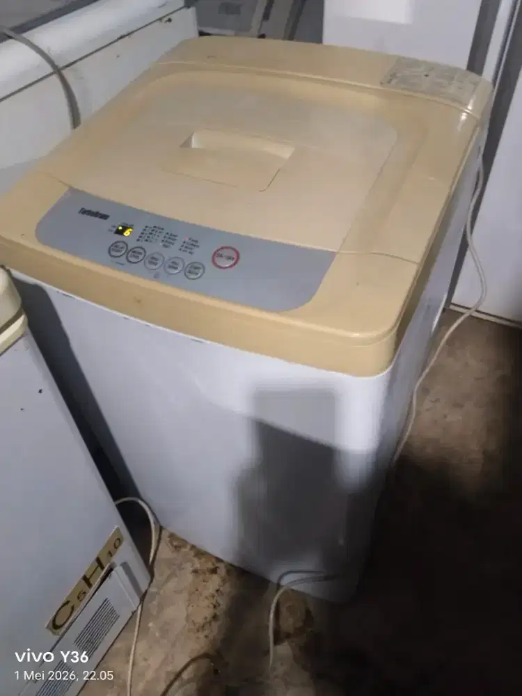Di jual cepat mesin cuci 1 tabung merk LG otomatis