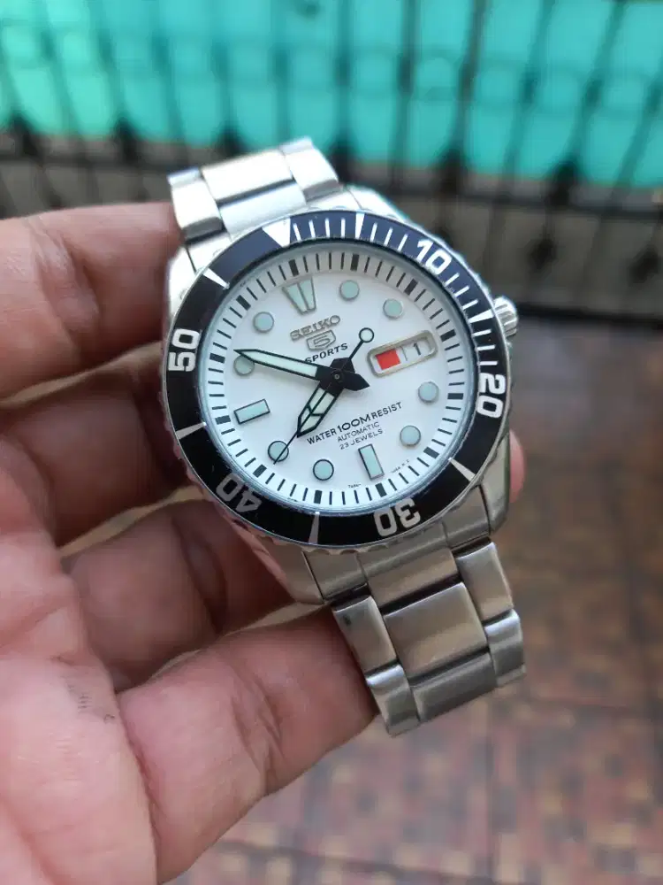 Seiko 5 Sports Sea Urchin SNZF11