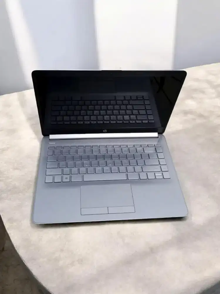 HP 14s Intel core i3 10110U Gen10/ 8gb/ SSD 256gb/ 14 inch siap kerja