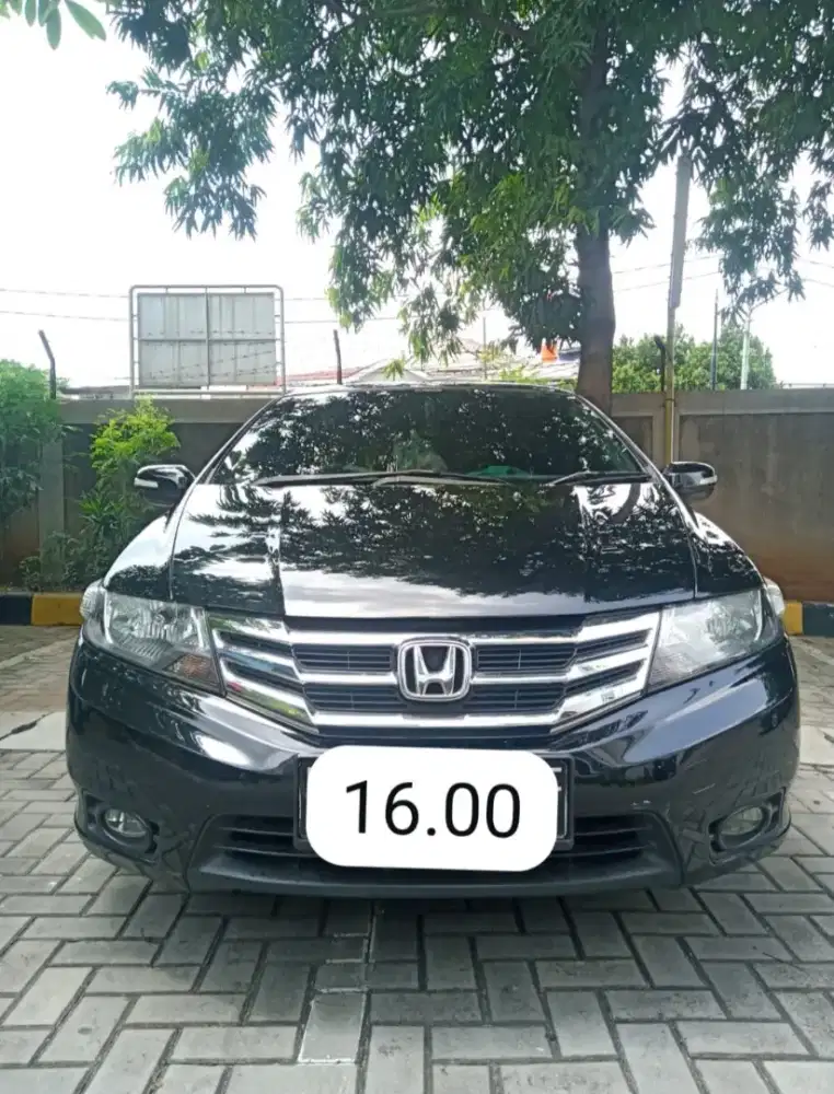 HONDA CITY  2013 E AT MATIC KONDISI LANGSUNG PAKAI,TERAWAT ,PAJAK