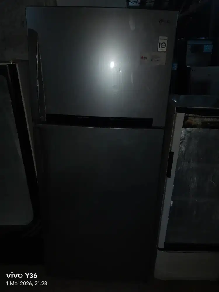 Di jual kulkas 2 pintu jumbo ukuran563L