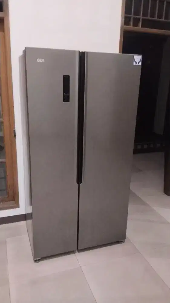 Di jual cepat kulkas 2 pintu SBS merk LG