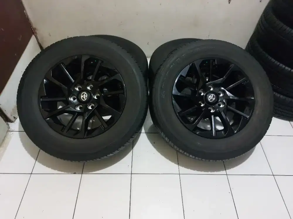 Di jual velg fortuner gr ring 18 original