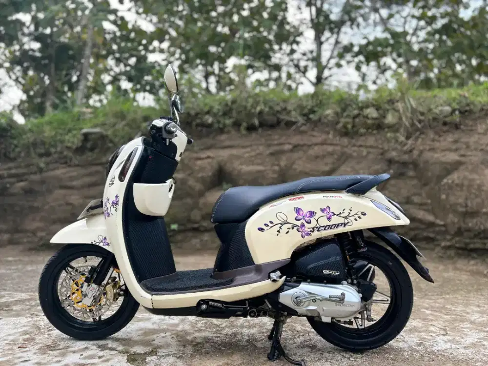 SCOOPY ISTIMEWA