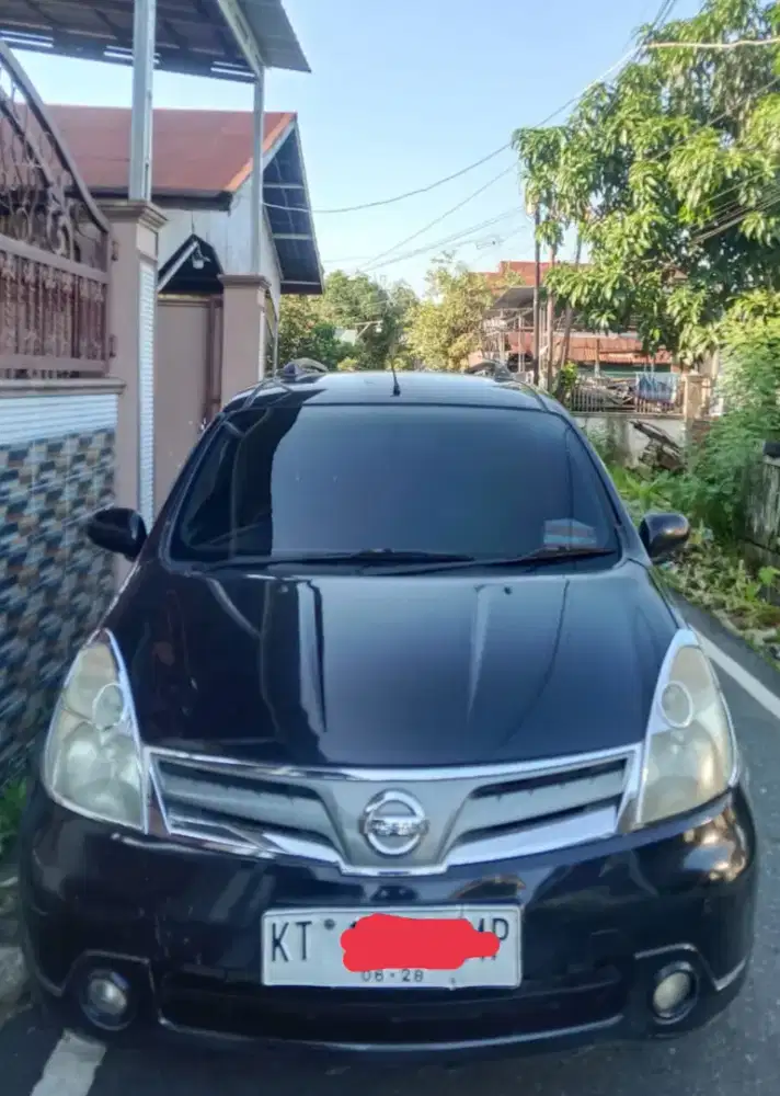 nissan grand livina