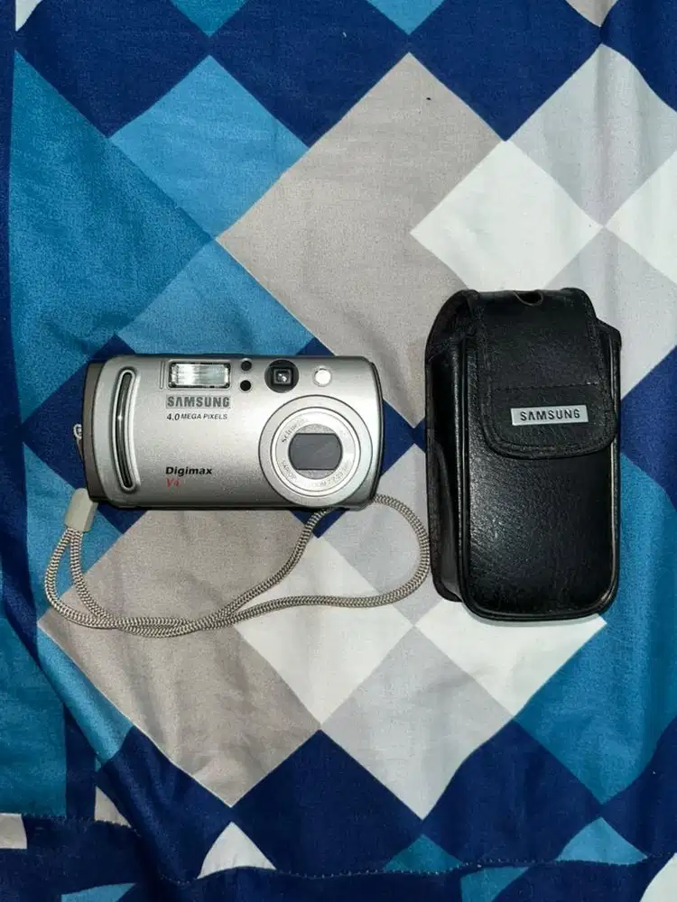 KAMERA DIGITAL SAMSUNG DIGIMAX V4 (Negotiable)